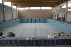 Prace wykończeniowe na wielickim basenie