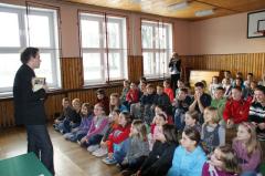 Z „Wierszownikiem z podróży dookoła świata” Łukasza Dębskiego