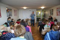 Grzegorz Kasdepke w wielickiej bibliotece