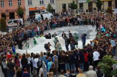 Polsko-włoskie odsłonięcie malowidła w 3D na Rynku Górnym w Wieliczce