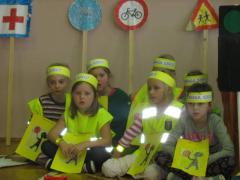 Uczniowie z SP Śledziejowice zachęcają: 