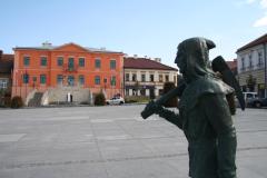 Rzeźby górników na Rynku Górnym w Wieliczce